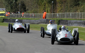 Bildergalerie - Demonstrationslauf der Silberpfeile am Goodwood Revival 2012 Bild zu Bildergalerie - Demonstrationslauf der Silberpfeile am Goodwood Revival 2012