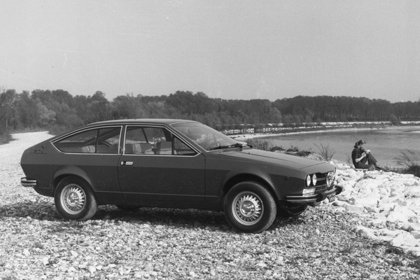 Alfa Romeo Alfetta GTV 2000