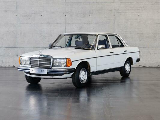 Mercedes-Benz 200 D