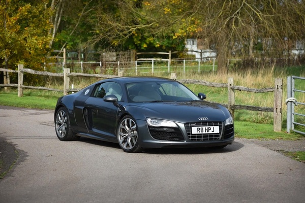 Audi R8 V10