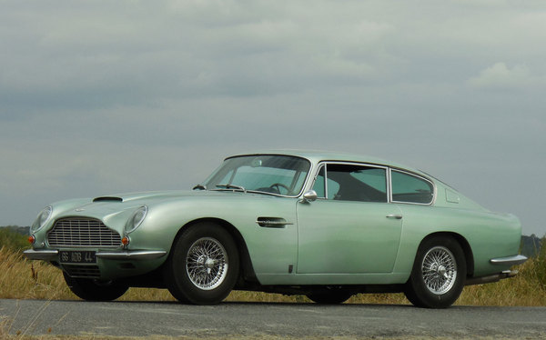 Aston Martin DB 6