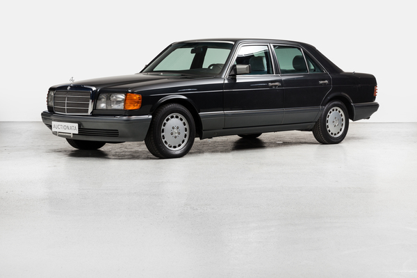 Mercedes-Benz 300 SE