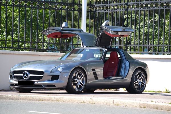 Mercedes-Benz SLS AMG