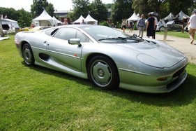 Jaguar XJ220