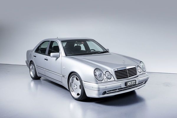 Mercedes-Benz E 50 AMG