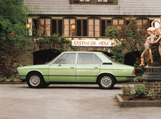 BMW 518