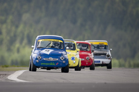Kampf der Zwerge am ADAC Eifelrennen 2012 Bild zu Kampf der Zwerge am ADAC Eifelrennen 2012
