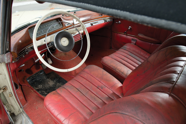 Mercedes-Benz 220 SE