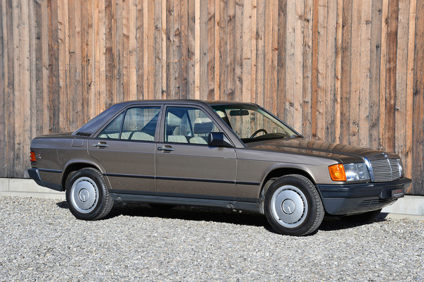 Mercedes-Benz 190 E 2.3