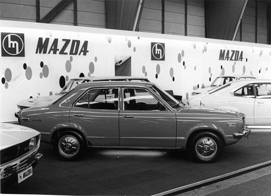 Mazda 818