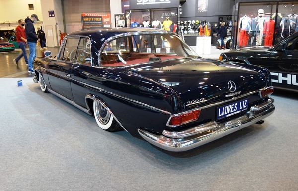Mercedes-Benz 300 SE