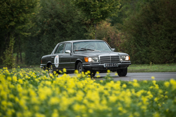 Mercedes-Benz 350 SE