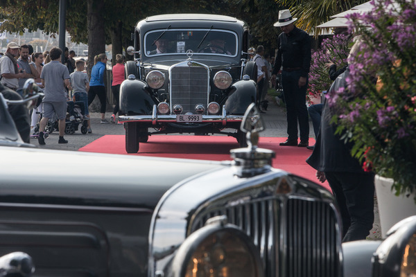 Mercedes-Benz 230