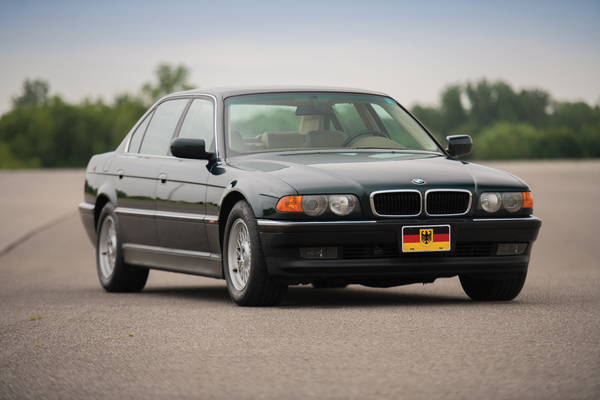 BMW 740i