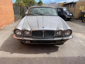 Daimler Double Six Vanden Plas