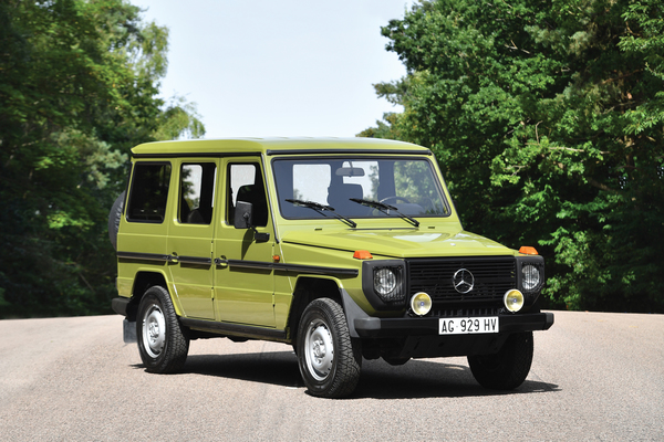 Mercedes-Benz 300 GD (LWB)
