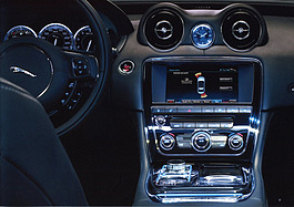 Jaguar – Verkaufsprospekt (2012) – Seite 17