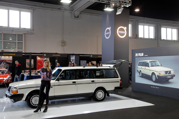Volvo 245