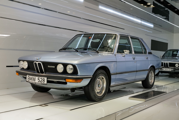 BMW 528