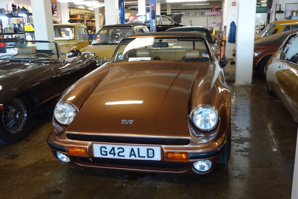 TVR S2