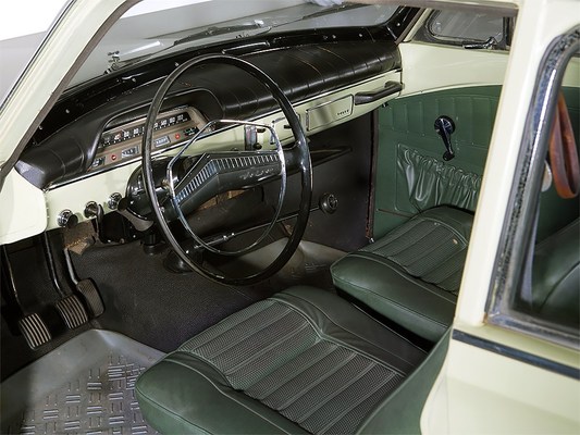 Volvo P 121