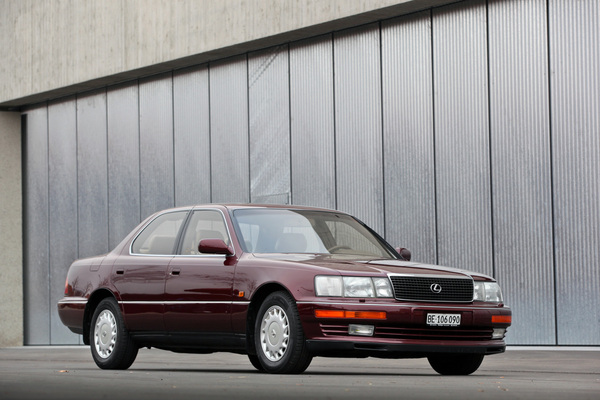 Lexus LS 400