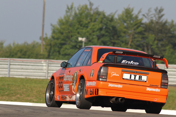 Opel Omega Evo 500