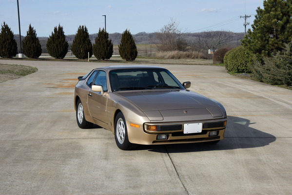 Porsche 944 S