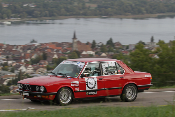 BMW 528i