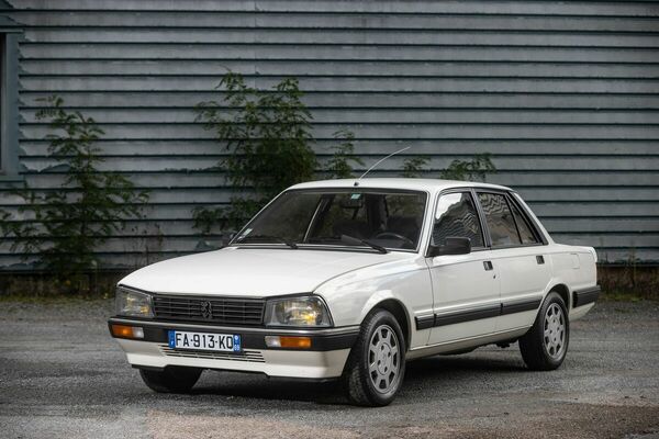 Peugeot 505 V6