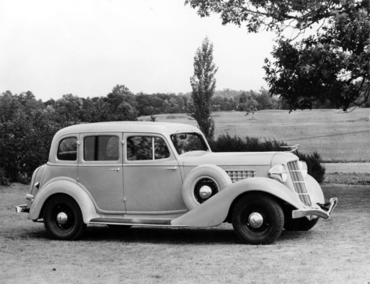 Auburn 653
