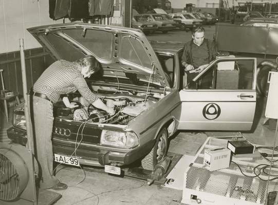 Audi 100
