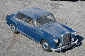 Mercedes-Benz 220 a
