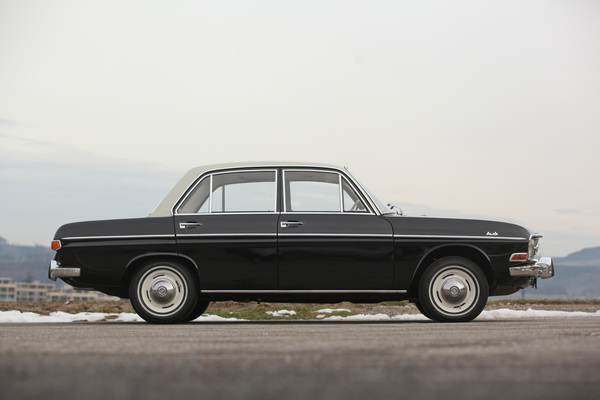 Audi 72