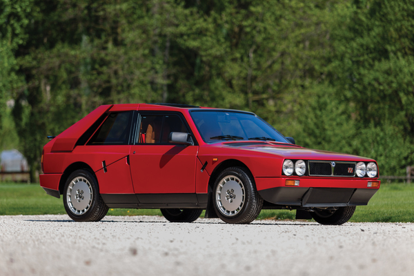 Lancia Delta S4 Stradale