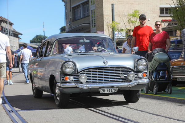 Vauxhall Cresta