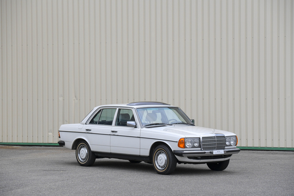 Mercedes-Benz 230 E