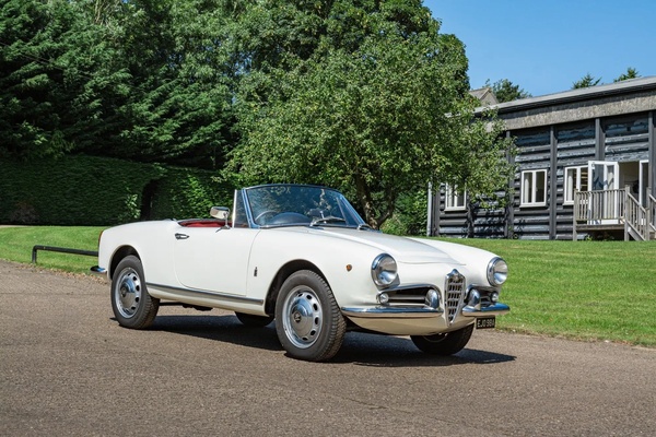 Alfa Romeo Giulia Spider