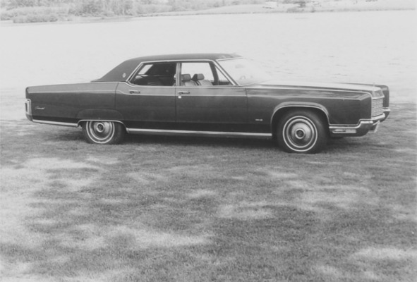 Lincoln Continental Sedan