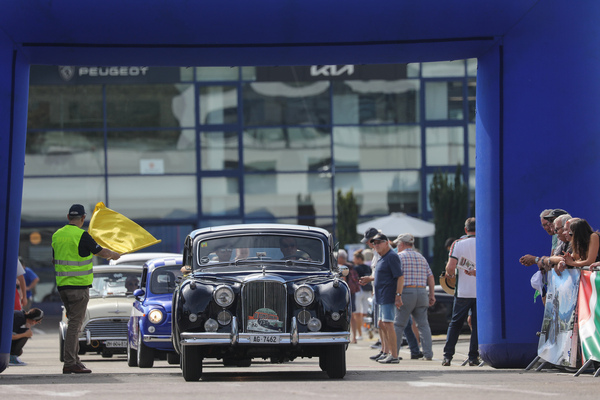Jaguar Mk IX