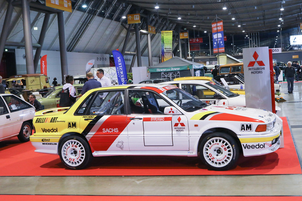 Mitsubishi Galant