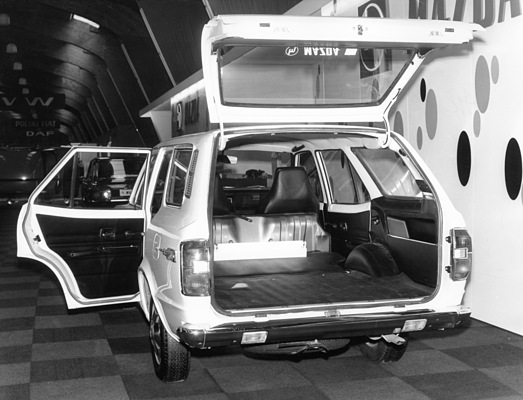 Mazda 818
