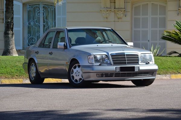 Mercedes-Benz E 500