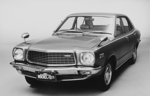 Mazda 818