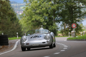 Bild für Feld 4 - Vorkriegsfahrzeuge,“75 Jahre Porsche” und zwei-/einsitzige Rennwagen