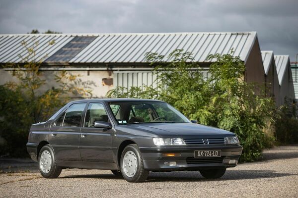 Peugeot 605