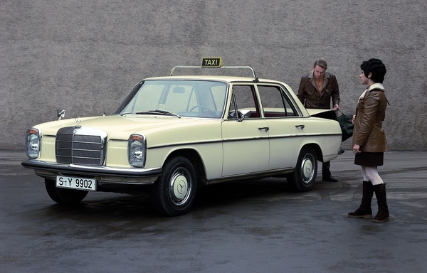 Mercedes-Benz 200 D