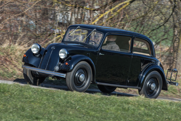 Mercedes-Benz 130