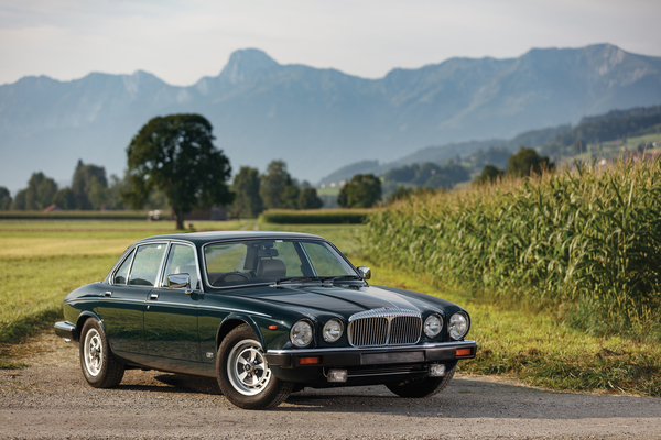 Daimler Double Six