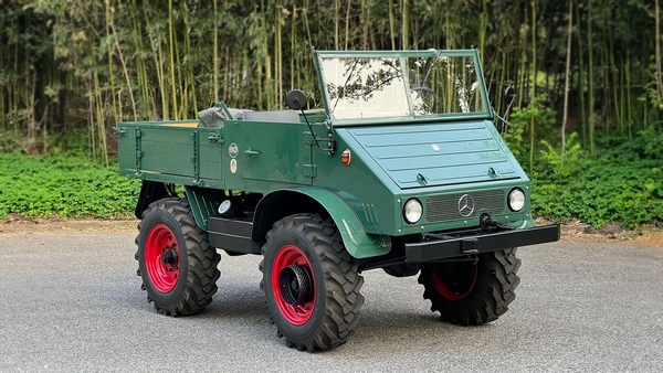 Mercedes-Benz Unimog